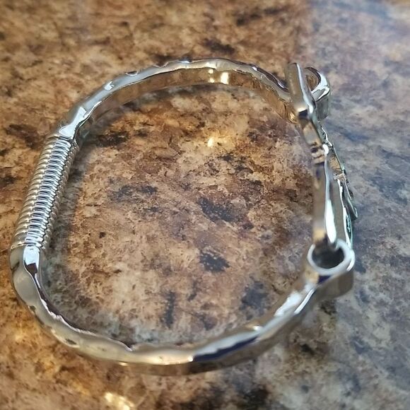 Cross silver tone bracelet - Picture 6 of 10